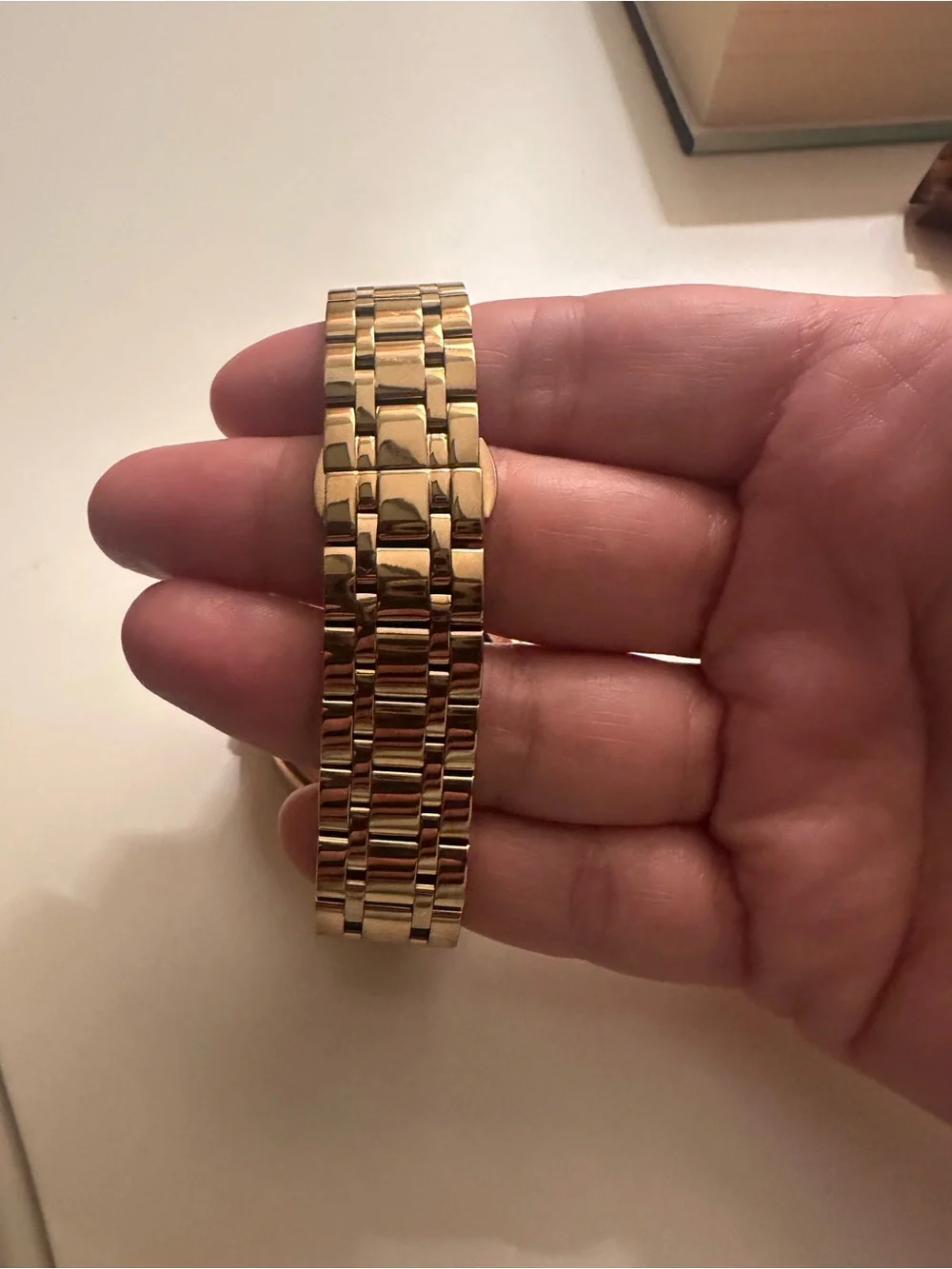 Kate Spade Scallop Rose Gold Smartwatch